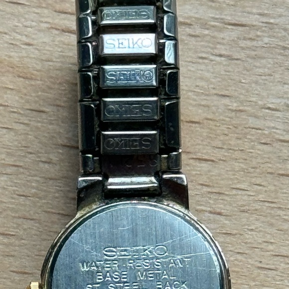Women’s SEIKO stretch band stainless steel Watch - Picture 9 of 9